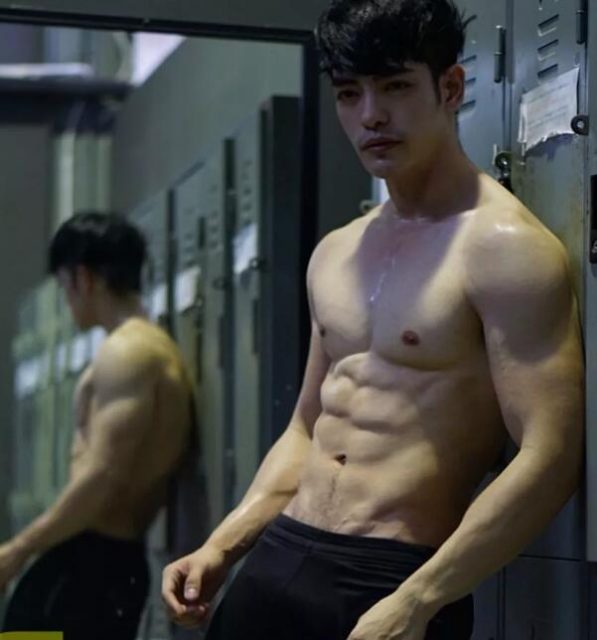 好惨！包很大网红被怼太像悲伤蛙，拍羞耻广告自证清白？ - 51虹马