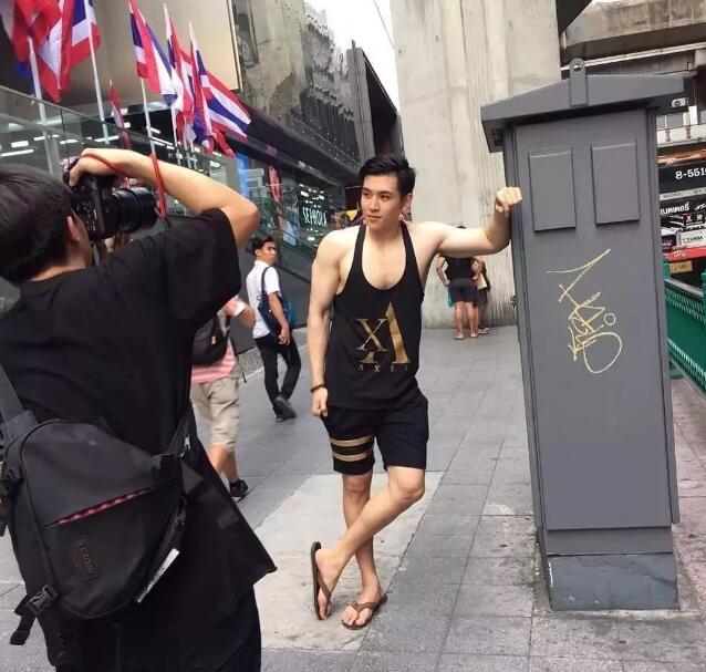 看点∣白嫩男模逆天胸肌还有沟,没有石更汉脸,也能男友力爆棚! - 51虹马 看点∣白嫩男模逆天胸肌还有沟,没有石更汉脸,也能男友力爆棚! - 51虹马