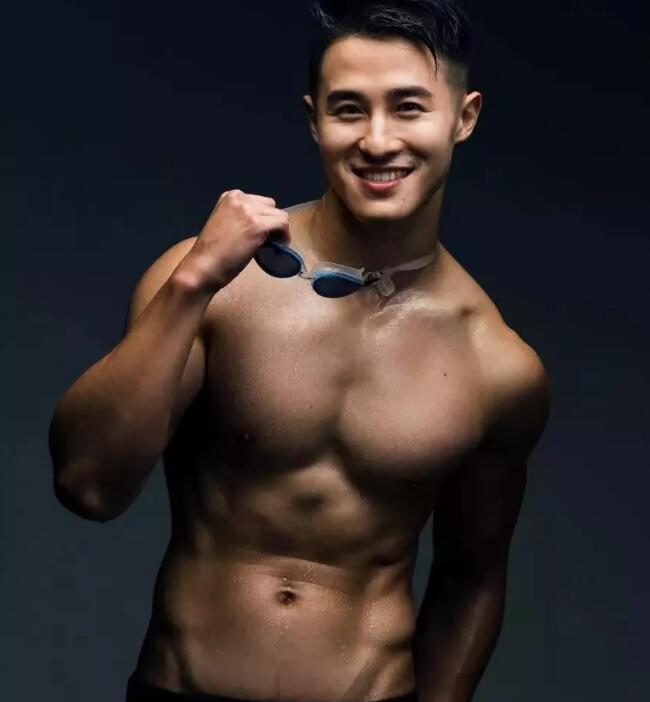 筋肉帅老师？ 别人口中：我的老师 - 51虹马