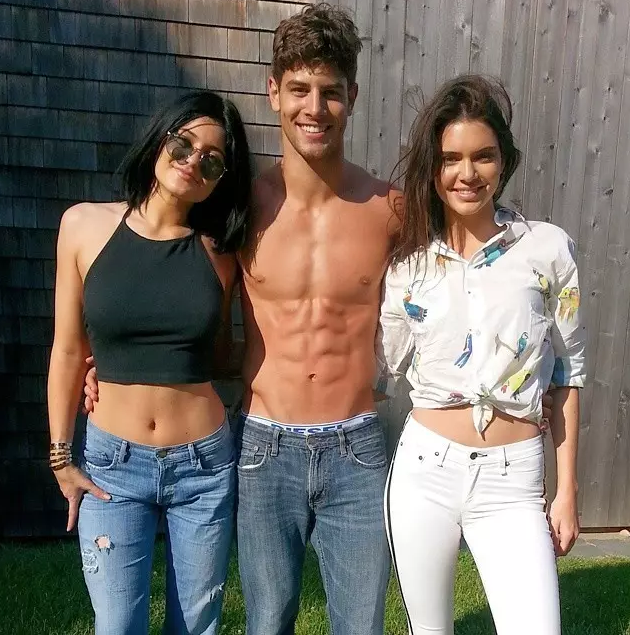 男模被​Kylie Jenner赏识，从十八线变成一线 - 51虹马