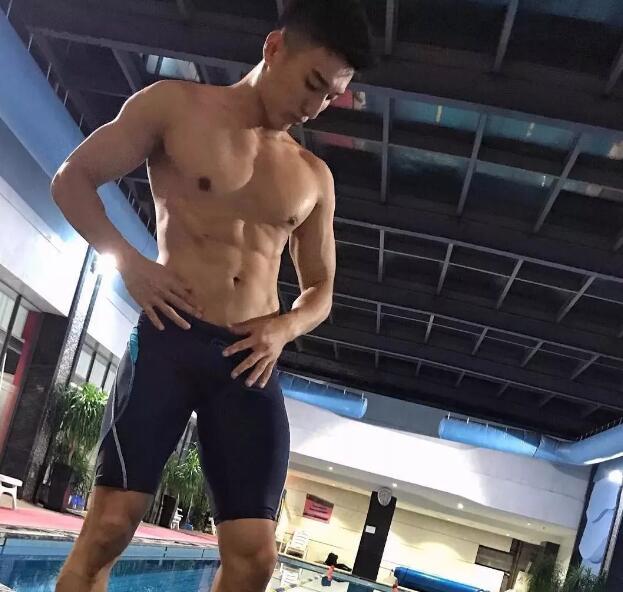 引众金主哄抢的189体育生，确实有点黑 - 51虹马