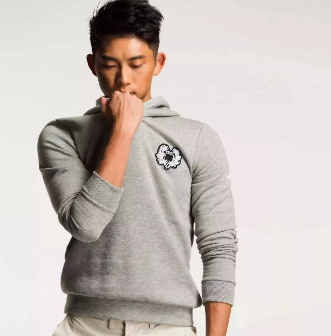 看点∣能飙车能演广告的筋肉体育生，还是身材迷人的鲜肉弟弟！ - 51虹马