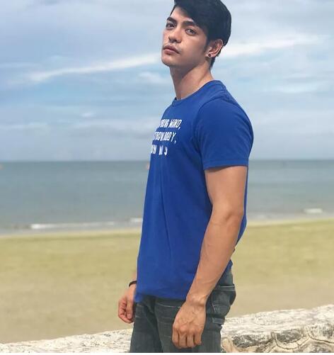 好惨！包很大网红被怼太像悲伤蛙，拍羞耻广告自证清白？ - 51虹马