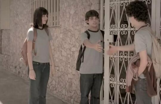 《爱，牵手》两个少年之间的纯纯之恋-51虹马