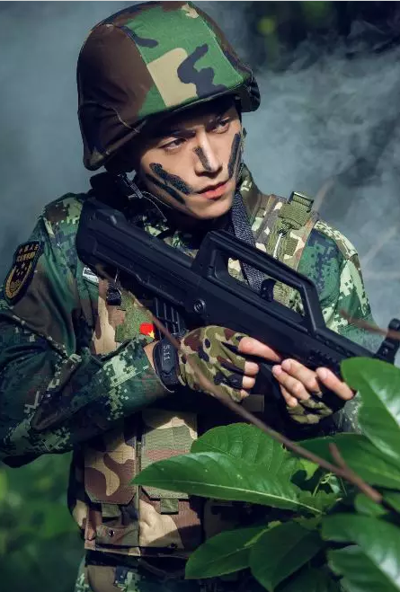 长腿老师撞脸陈晓纪凌尘，还有湿身诱惑超吸睛！ - 51虹马