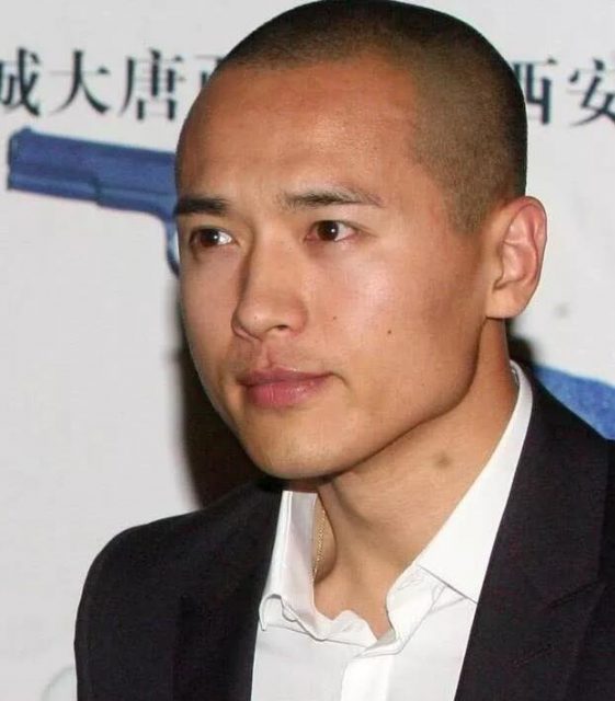 义渠君高云翔澳洲监狱被侵犯？身体不适就医！+高云翔男色写真 - 51虹马