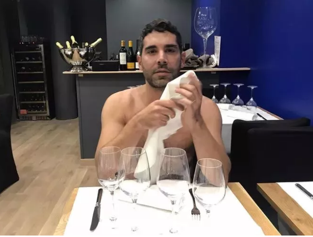 这家餐厅吃饭必须脱得光溜溜…… - 51虹马