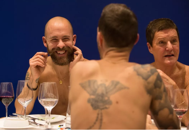 这家餐厅吃饭必须脱得光溜溜…… - 51虹马