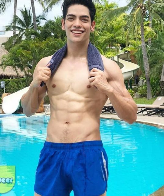 好惨！包很大网红被怼太像悲伤蛙，拍羞耻广告自证清白？ - 51虹马