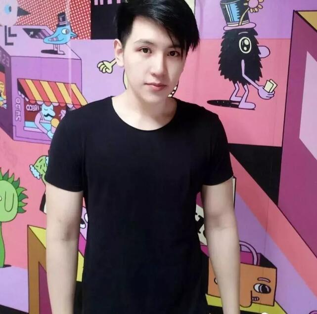 看点∣白嫩男模逆天胸肌还有沟,没有石更汉脸,也能男友力爆棚! - 51虹马 看点∣白嫩男模逆天胸肌还有沟,没有石更汉脸,也能男友力爆棚! - 51虹马