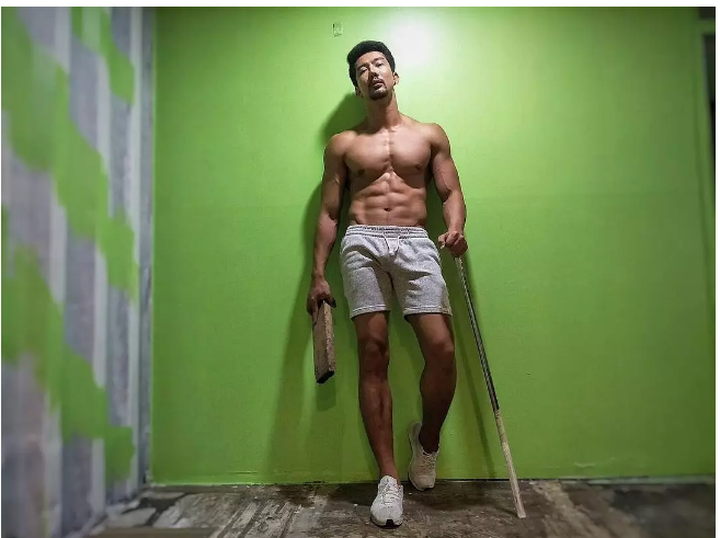 这家餐厅吃饭必须脱得光溜溜…… - 51虹马