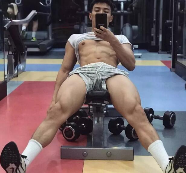 引众金主哄抢的189体育生，确实有点黑 - 51虹马