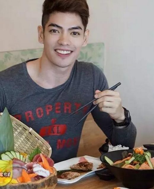 好惨！包很大网红被怼太像悲伤蛙，拍羞耻广告自证清白？ - 51虹马