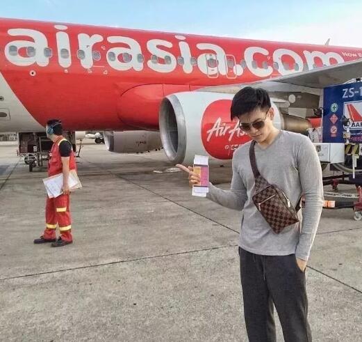 看点∣白嫩男模逆天胸肌还有沟，没有石更汉脸，也能男友力爆棚！ - 51虹马