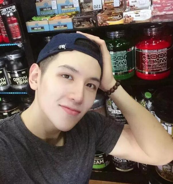 看点∣白嫩男模逆天胸肌还有沟,没有石更汉脸,也能男友力爆棚! - 51虹马 看点∣白嫩男模逆天胸肌还有沟,没有石更汉脸,也能男友力爆棚! - 51虹马