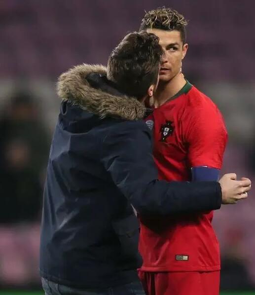 C罗闪耀世界杯！他曾和基友赤身相拥起反应！ - 51虹马
