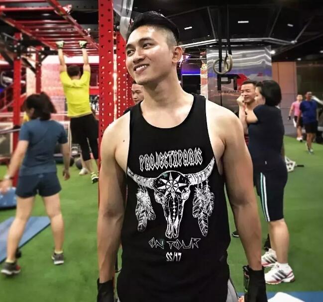 看点∣肌肉网红天菜泼水节大使，筋肉童颜加大胸肌，乱飙荷尔蒙的boy简直太犯规了！ - 51虹马