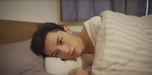 大陆校园故事，学霸和学渣，明明互相心里都有对方，可惜因为不敢面对，就只有错过 - 51虹马