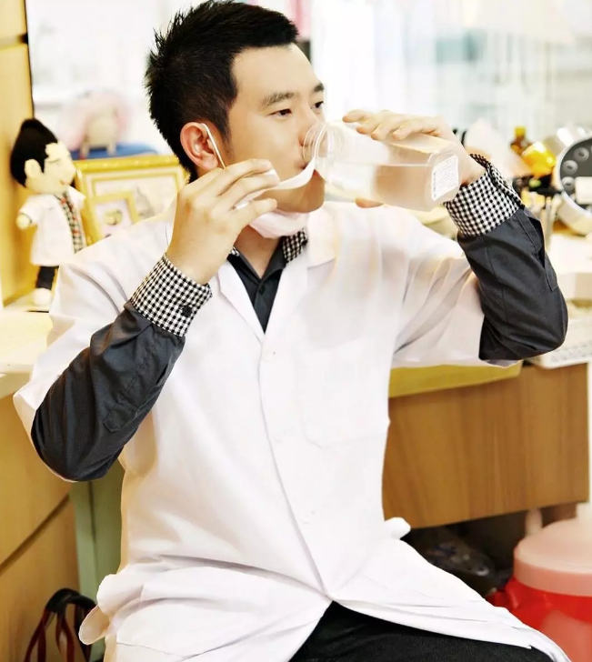 男主从“通吃”变成了Gay，到底经历了什么？从“咸湿”到“唯美”巨大转变 - 51虹马