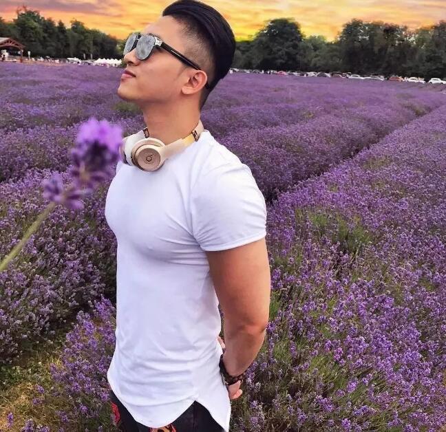 看点∣肌肉网红天菜泼水节大使，筋肉童颜加大胸肌，乱飙荷尔蒙的boy简直太犯规了！-51虹马