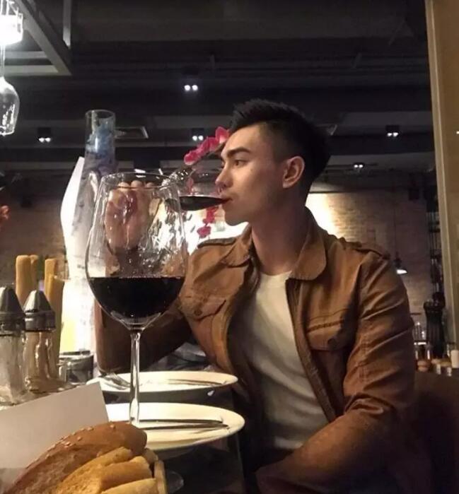 泰男筋肉帅哥娇羞以手吾dang - 51虹马