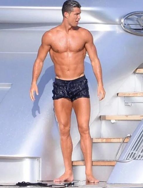 C罗闪耀世界杯！他曾和基友赤身相拥起反应！ - 51虹马