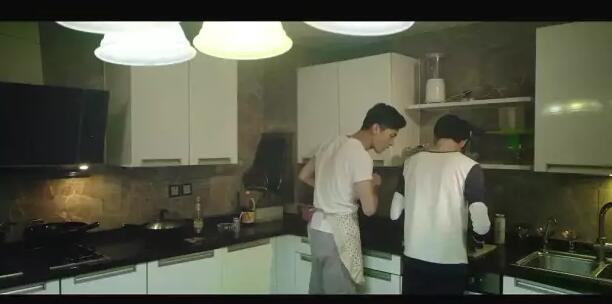 再次推荐国产腐剧《何故惹凡尘》 - 51虹马