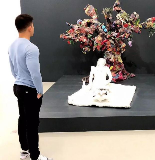 Gay的生活就是练好大胸翘臀，再去各地旅行？ - 51虹马