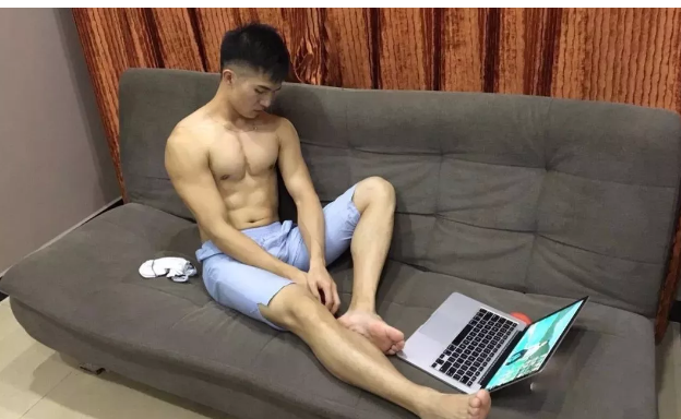 超过18的体育小哥哥，嫩到让人发怵 - 51虹马