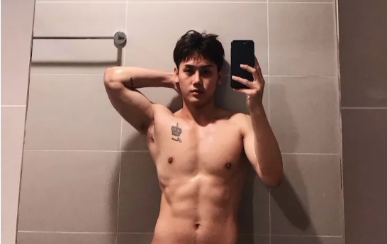 看点∣肌肉好身材就要Sao出来，古铜大胸肌八块腹肌快要窒息了惹！！ - 51虹马