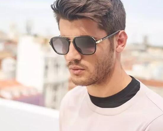 太帅了“本届世界杯的老公们长这样” - 51虹马