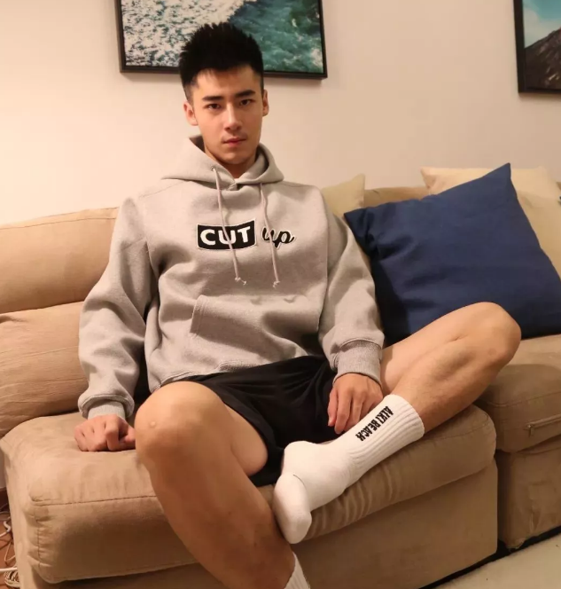 专访天菜网红桥诘圣：分手后努力健身想挽回？！ - 51虹马