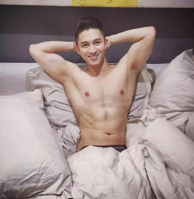 看点∣肌肉网红天菜泼水节大使,筋肉童颜加大胸肌,乱飙荷尔蒙的boy简直太犯规了! - 51虹马 看点∣肌肉网红天菜泼水节大使,筋肉童颜加大胸肌,乱飙荷尔蒙的boy简直太犯规了! - 51虹马