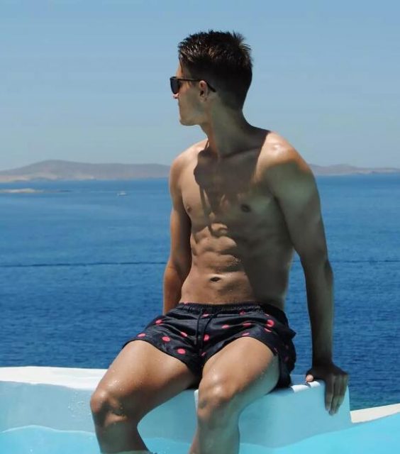 太帅了“本届世界杯的老公们长这样” - 51虹马