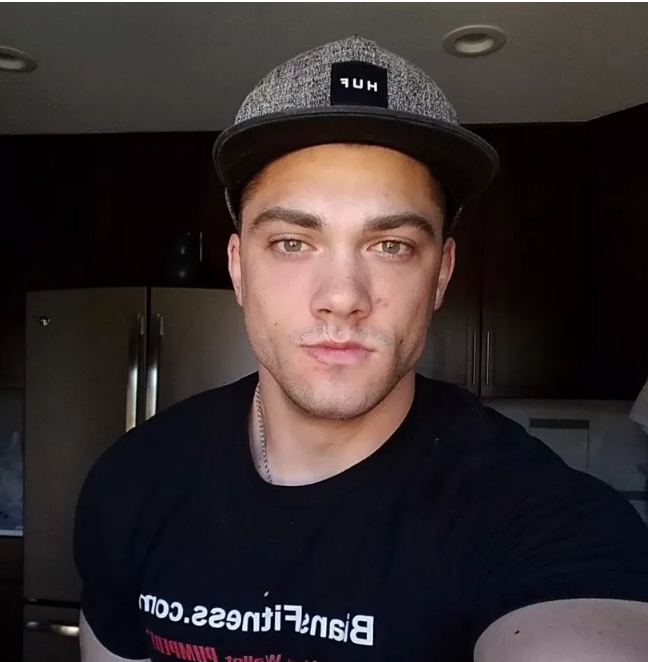 男优自曝同性更能满足自己，却否认自己是同性恋？ - 51虹马