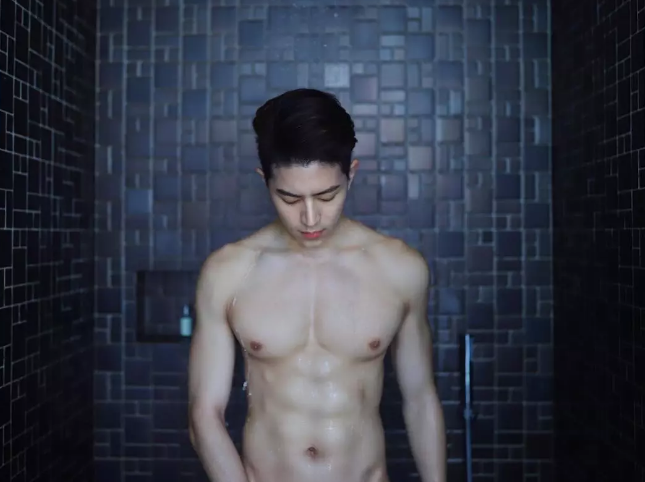 内裤太小？沐浴照来袭，你押大还是押小？ - 51虹马