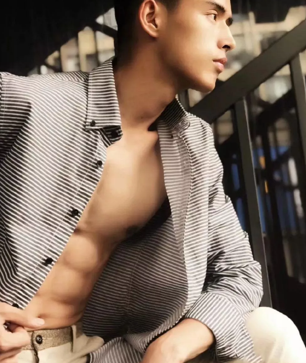 重庆小狼狗，掰开后让人惊叹 - 51虹马