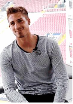 太帅了“本届世界杯的老公们长这样” - 51虹马