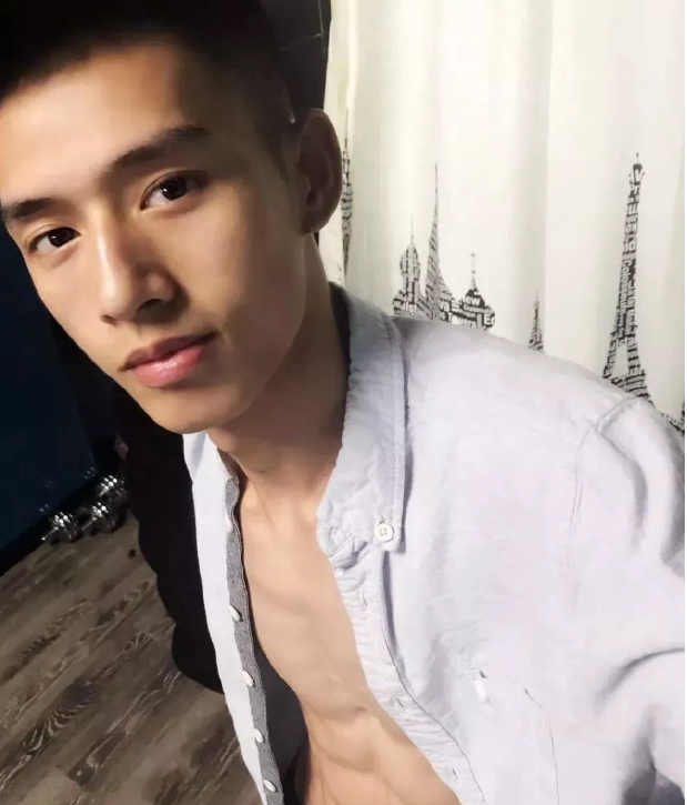 重庆小狼狗，掰开后让人惊叹 - 51虹马