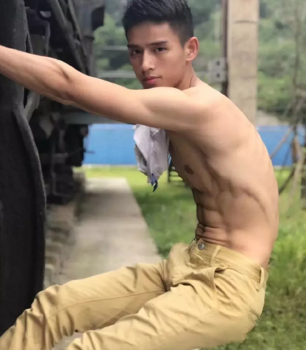 重庆小狼狗，掰开后让人惊叹 - 51虹马