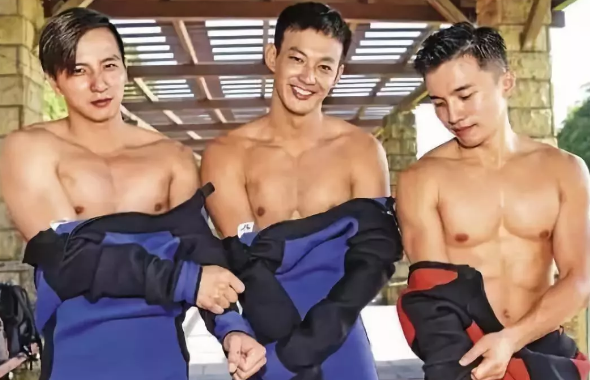 钢铁肌肉直男卖腐上瘾，为搏出位竟然这么拼？ - 51虹马