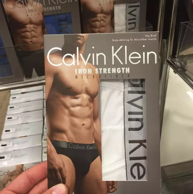 男模被​Kylie Jenner赏识，从十八线变成一线 - 51虹马