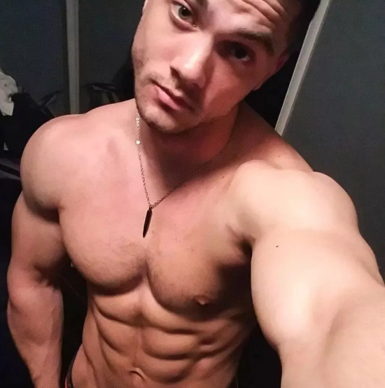 男优自曝同性更能满足自己，却否认自己是同性恋？ - 51虹马