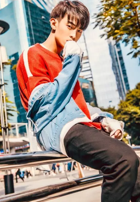 长腿老师撞脸陈晓纪凌尘，还有湿身诱惑超吸睛！ - 51虹马