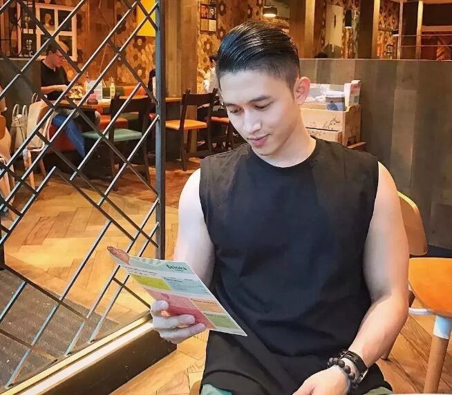 看点∣肌肉网红天菜泼水节大使,筋肉童颜加大胸肌,乱飙荷尔蒙的boy简直太犯规了! - 51虹马 看点∣肌肉网红天菜泼水节大使,筋肉童颜加大胸肌,乱飙荷尔蒙的boy简直太犯规了! - 51虹马