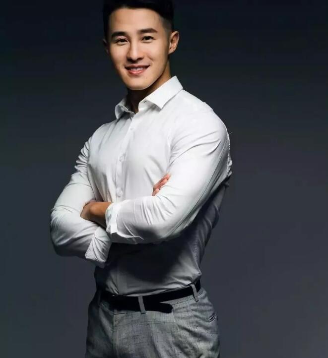 筋肉帅老师？ 别人口中：我的老师 - 51虹马