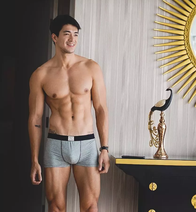 杂志御用男模，这枚熟男你要么？ - 51虹马