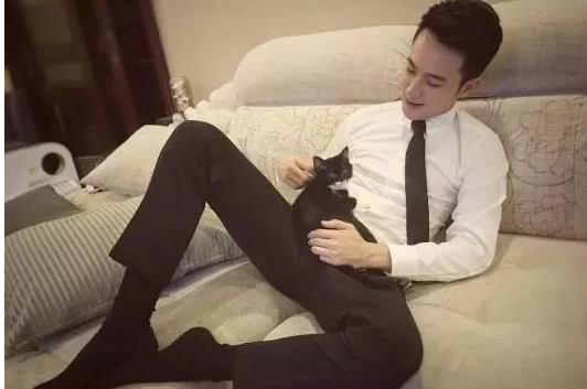 我国某台最帅鲜肉男主播，一夜蹿红竟是因为... - 51虹马