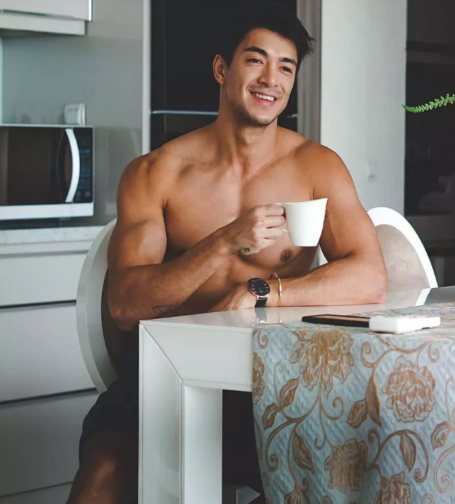 杂志御用男模，这枚熟男你要么？ - 51虹马