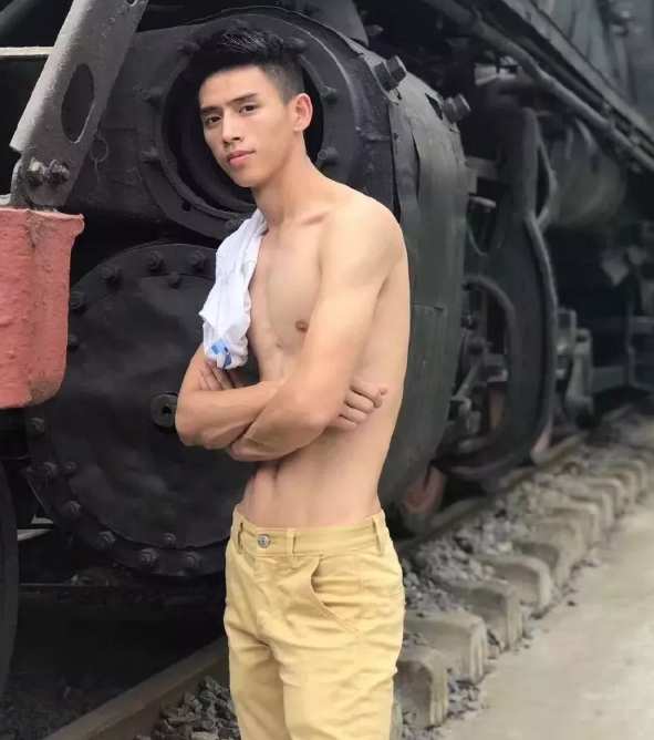 重庆小狼狗，掰开后让人惊叹 - 51虹马